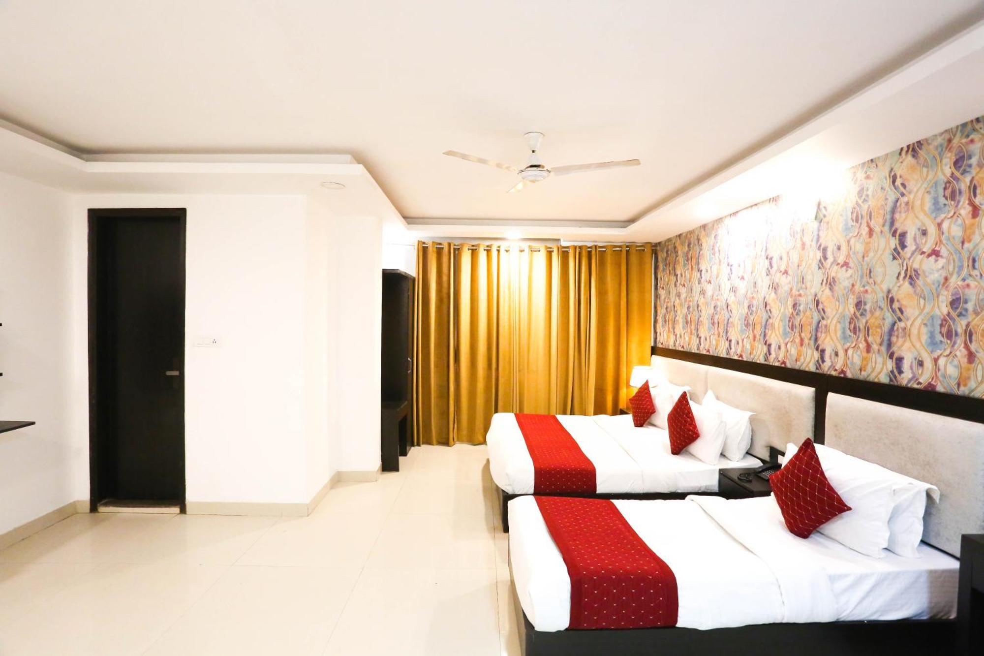 Hotel Aashiyana Ню Делхи Екстериор снимка