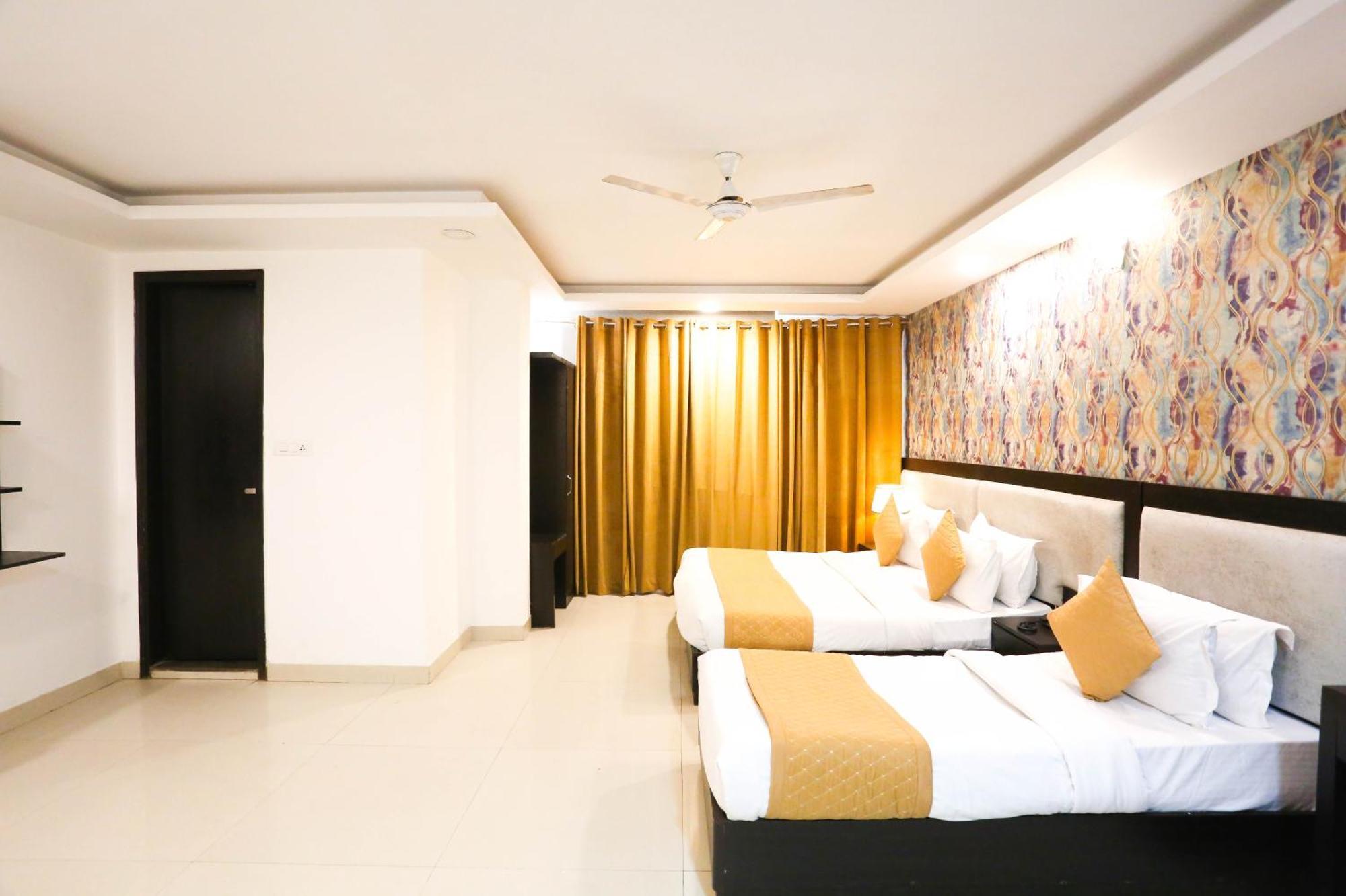 Hotel Aashiyana Ню Делхи Екстериор снимка